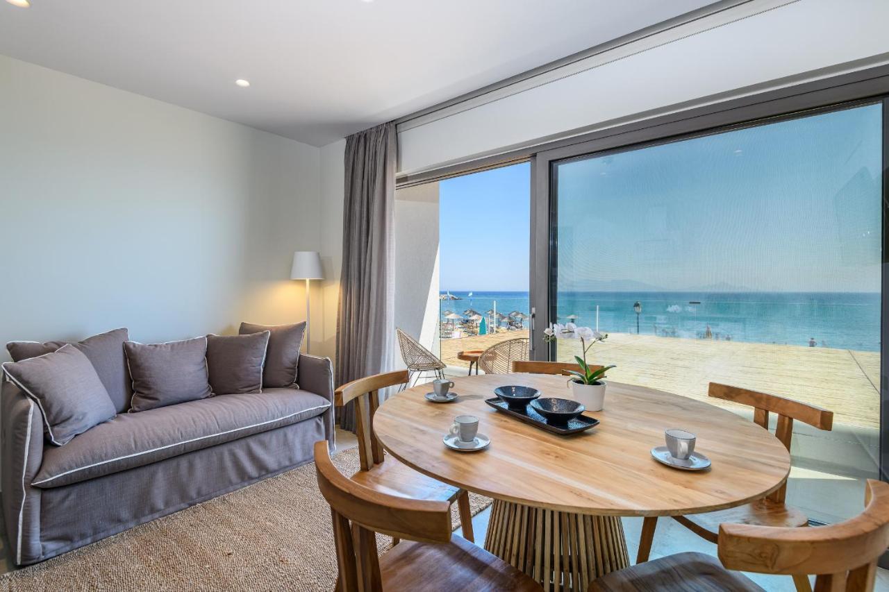 Noa Beachfront Apartament